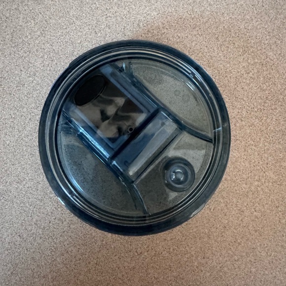 BrüMate Multishaker BevLock Lid - Picture 2 of 3